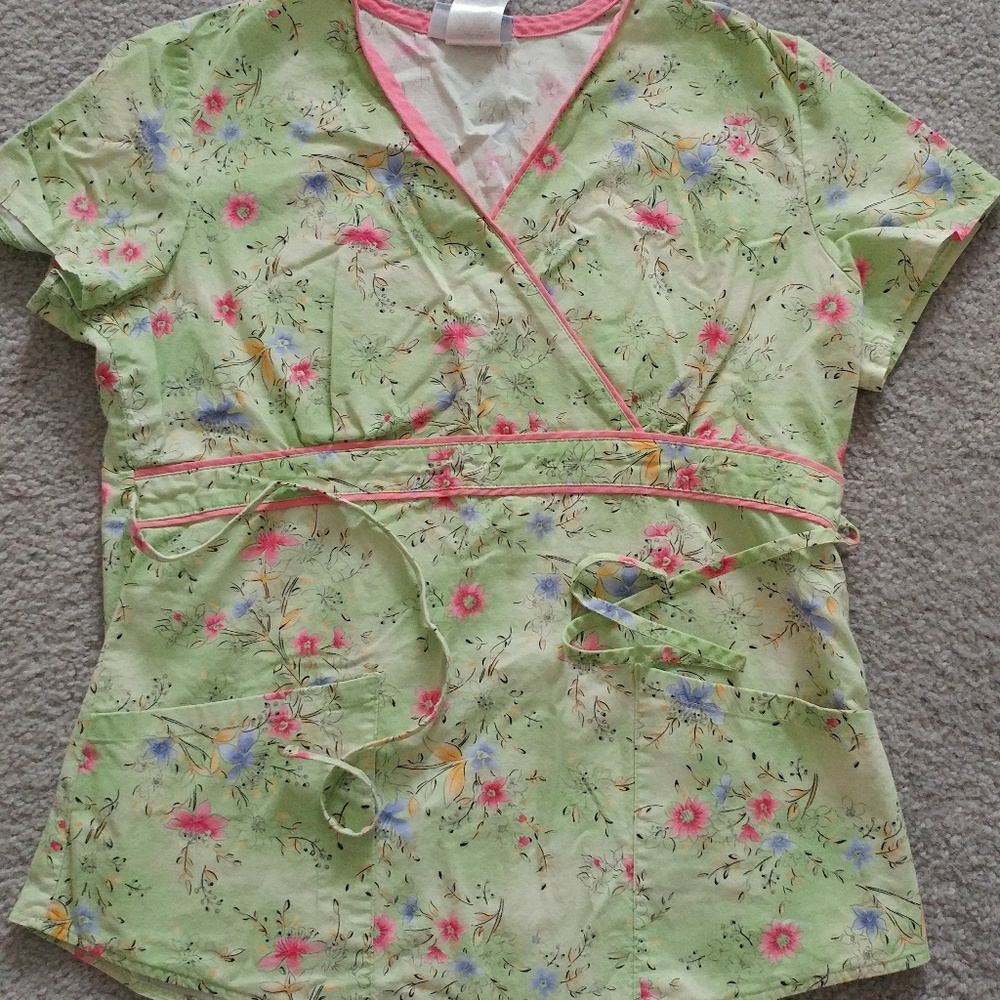 Scrub top